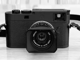 Using the Leica M11 Monochrom for street photography