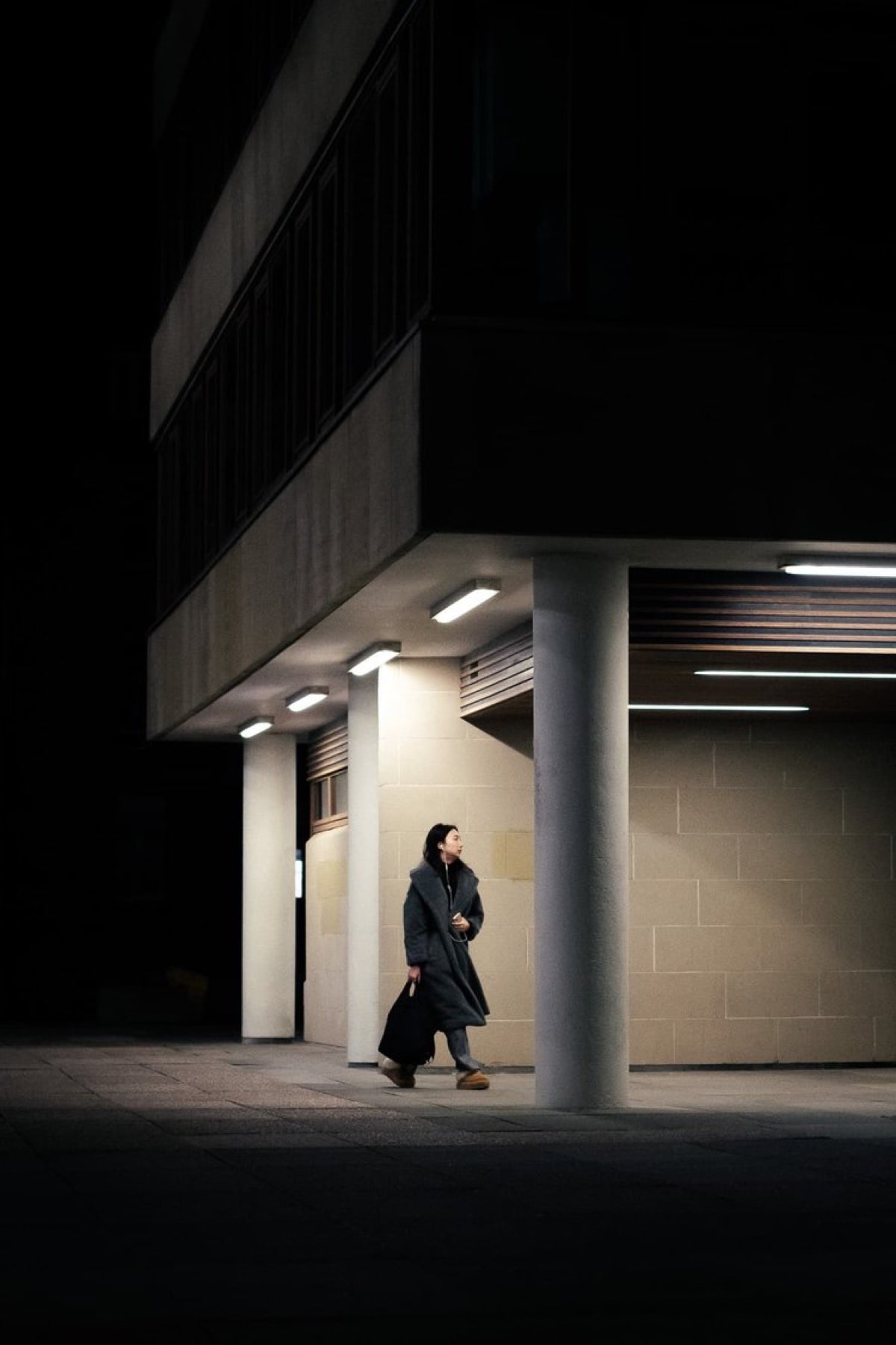 Edinburgh night street photo 04