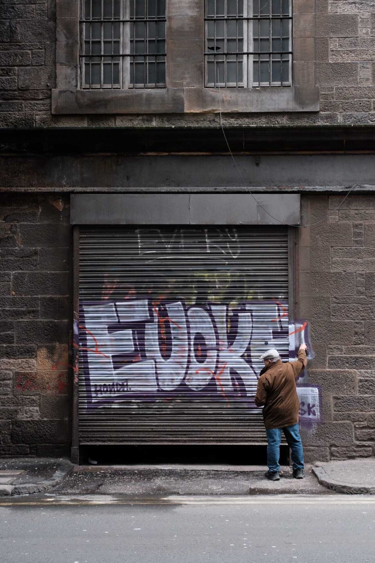 Edinburgh June street photo 07