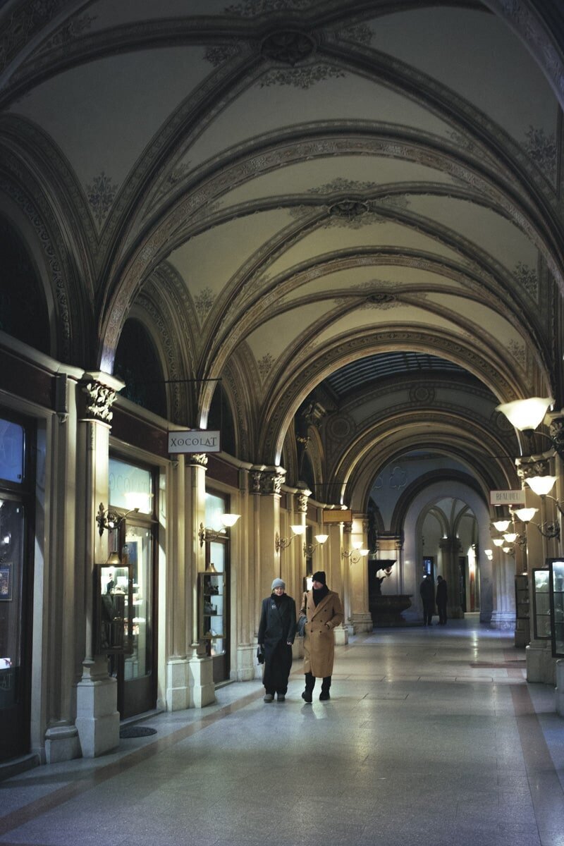 Vienna street photo 02